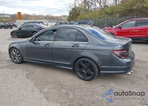 2010 Mercedes-Benz C 300 Luxury 4Matic/Sport 4Matic из США, поврежденный, VIN WDDGF8BB5AF471348